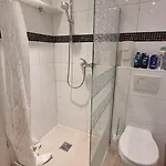 Lägenhet Basecamp 60 Am Waldrand - Fuer Gruppen Familien Monteure - Helles 2-zimmer-souterrain *