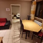 Basecamp 60 Am Waldrand - Fuer Gruppen Familien Monteure - Helles 2-zimmer-souterrain Lägenhet