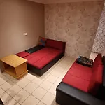 Lägenhet Basecamp 60 Am Waldrand - Fuer Gruppen Familien Monteure - Helles 2-zimmer-souterrain