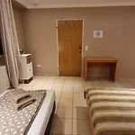 Basecamp 60 Am Waldrand - Fuer Gruppen Familien Monteure - Helles 2-zimmer-souterrain Altenstadt