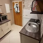 Basecamp 60 Am Waldrand - Fuer Gruppen Familien Monteure - Helles 2-zimmer-souterrain Lägenhet *