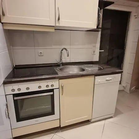 Apartmán Basecamp 60 Am Waldrand - Fuer Gruppen Familien Monteure - Helles 2-Zimmer-Souterrain - Frankfurt, Hanau, Giessen - Kostenlose Parkplaetze