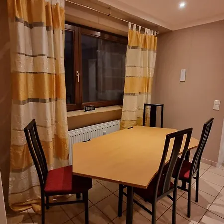 Basecamp 60 Am Waldrand - Fuer Gruppen Familien Monteure - Helles 2-zimmer-souterrain *