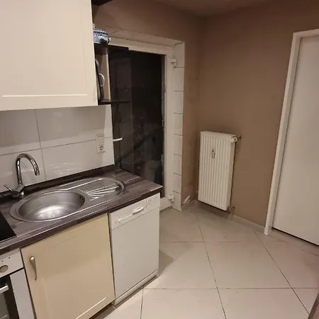 Apartmán Basecamp 60 Am Waldrand - Fuer Gruppen Familien Monteure - Helles 2-zimmer-souterrain *