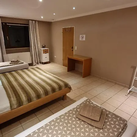 Apartmán Basecamp 60 Am Waldrand - Fuer Gruppen Familien Monteure - Helles 2-zimmer-souterrain