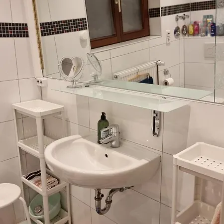 Apartmán Basecamp 60 Am Waldrand - Fuer Gruppen Familien Monteure - Helles 2-zimmer-souterrain