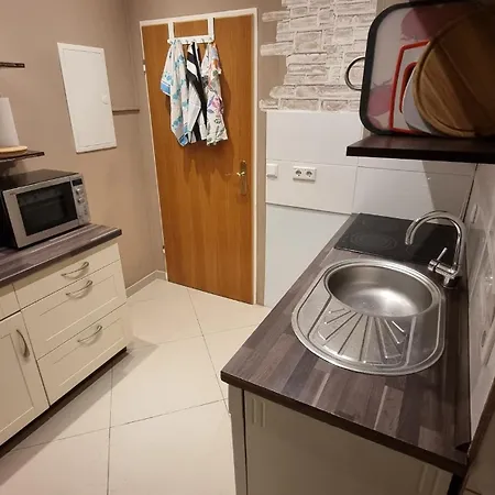 Basecamp 60 Am Waldrand - Fuer Gruppen Familien Monteure - Helles 2-zimmer-souterrain Apartmán *