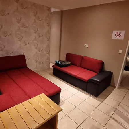 Basecamp 60 Am Waldrand - Fuer Gruppen Familien Monteure - Helles 2-zimmer-souterrain Apartmán *
