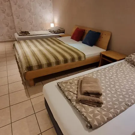 Apartmán Basecamp 60 Am Waldrand - Fuer Gruppen Familien Monteure - Helles 2-zimmer-souterrain *