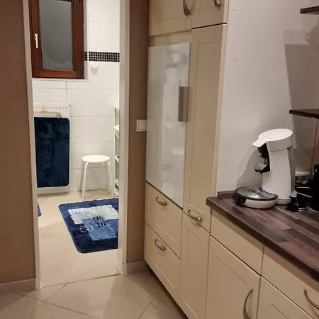 Basecamp 60 Am Waldrand - Fuer Gruppen Familien Monteure - Helles 2-zimmer-souterrain