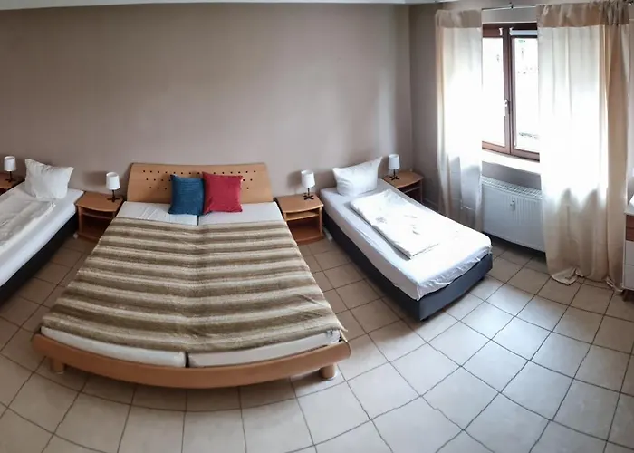 Basecamp 60 Am Waldrand - Fuer Gruppen Familien Monteure - Helles 2-Zimmer-Souterrain - Frankfurt, Hanau, Giessen - Kostenlose Parkplaetze Apartmán *