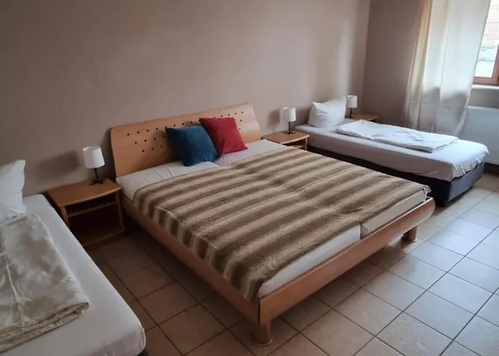 Apartmán Basecamp 60 Am Waldrand - Fuer Gruppen Familien Monteure - Helles 2-Zimmer-Souterrain - Frankfurt, Hanau, Giessen - Kostenlose Parkplaetze Altenstadt