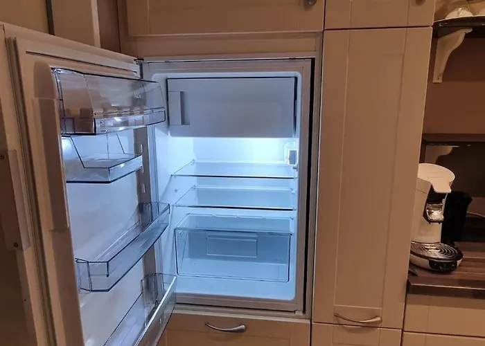 Basecamp 60 Am Waldrand - Fuer Gruppen Familien Monteure - Helles 2-Zimmer-Souterrain - Frankfurt, Hanau, Giessen - Kostenlose Parkplaetze Altenstadt