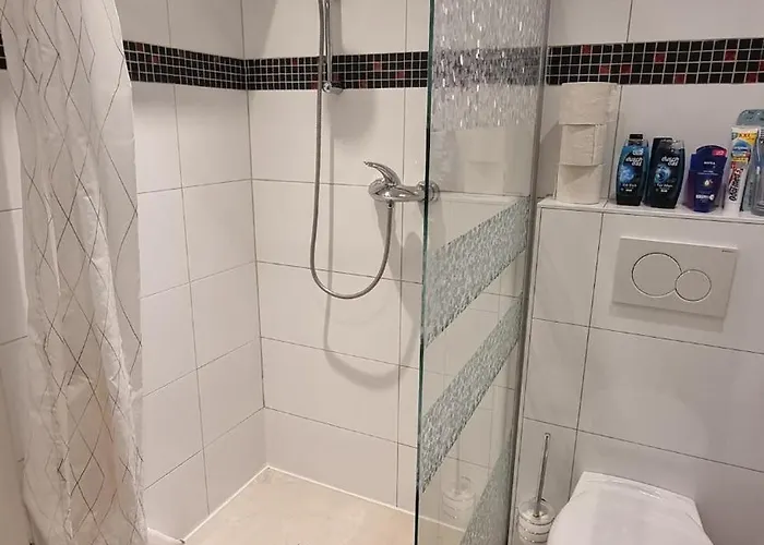 Apartmán Basecamp 60 Am Waldrand - Fuer Gruppen Familien Monteure - Helles 2-Zimmer-Souterrain - Frankfurt, Hanau, Giessen - Kostenlose Parkplaetze *