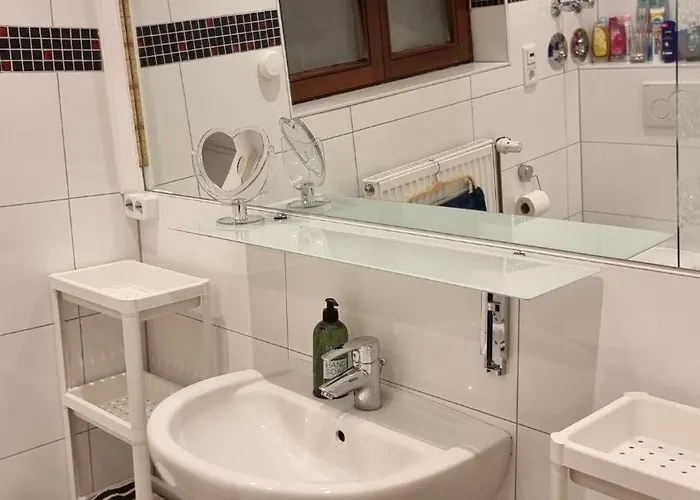 Apartmán Basecamp 60 Am Waldrand - Fuer Gruppen Familien Monteure - Helles 2-Zimmer-Souterrain - Frankfurt, Hanau, Giessen - Kostenlose Parkplaetze Altenstadt