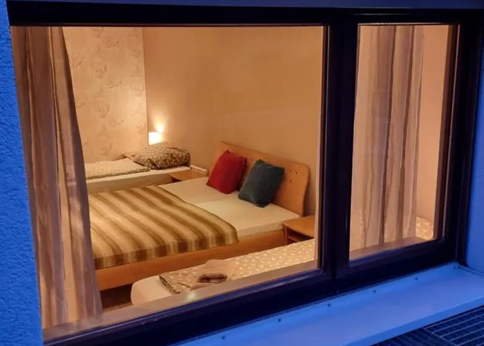 Apartmán Basecamp 60 Am Waldrand - Fuer Gruppen Familien Monteure - Helles 2-Zimmer-Souterrain - Frankfurt, Hanau, Giessen - Kostenlose Parkplaetze *