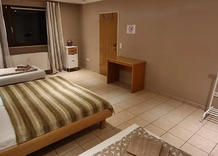 Apartmán Basecamp 60 Am Waldrand - Fuer Gruppen Familien Monteure - Helles 2-Zimmer-Souterrain - Frankfurt, Hanau, Giessen - Kostenlose Parkplaetze