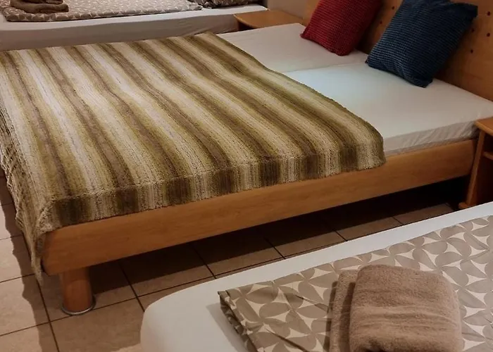 Basecamp 60 Am Waldrand - Fuer Gruppen Familien Monteure - Helles 2-Zimmer-Souterrain - Frankfurt, Hanau, Giessen - Kostenlose Parkplaetze Apartmán