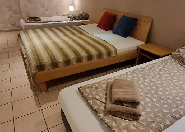 Apartmán Basecamp 60 Am Waldrand - Fuer Gruppen Familien Monteure - Helles 2-Zimmer-Souterrain - Frankfurt, Hanau, Giessen - Kostenlose Parkplaetze *